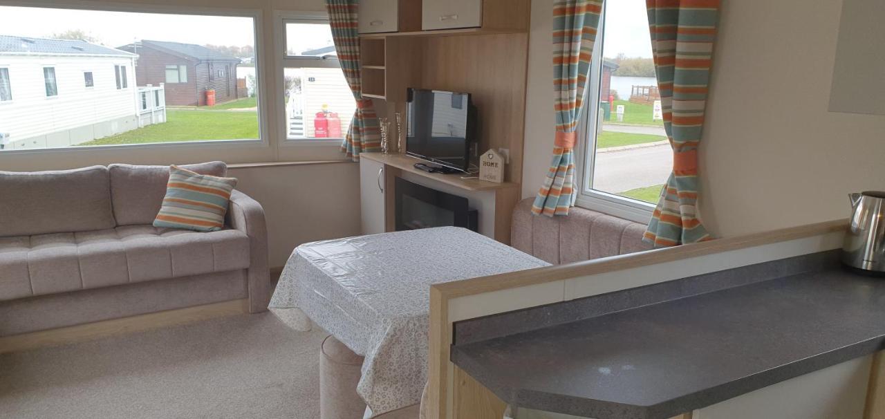 Ksr Hot Tub Holiday Home At Tattershall Lakes Ngoại thất bức ảnh